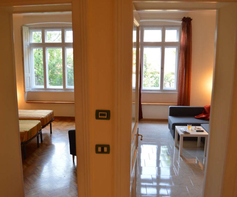Casa Vacanze All'Angolo Trieste Exterior photo